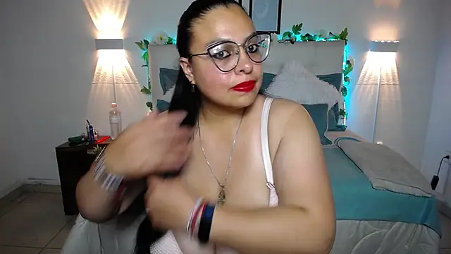 Dominique Montenegro online show from 03-12-25, 07:47