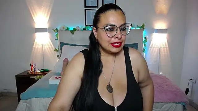 Dominique Montenegro online show from 03-09-25, 08:31