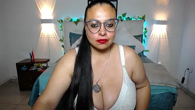 Dominique Montenegro online show from 03-06-25, 08:16