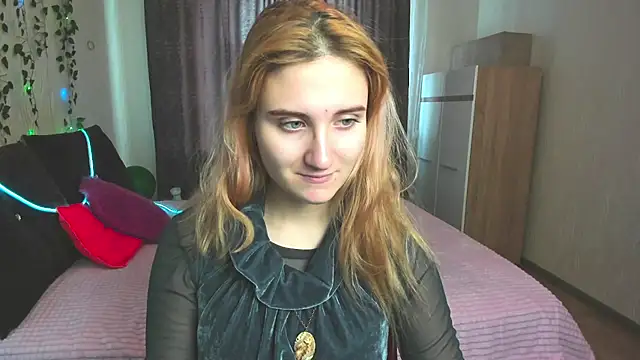 Miss Elsa  online show from 02-22-25, 04:07