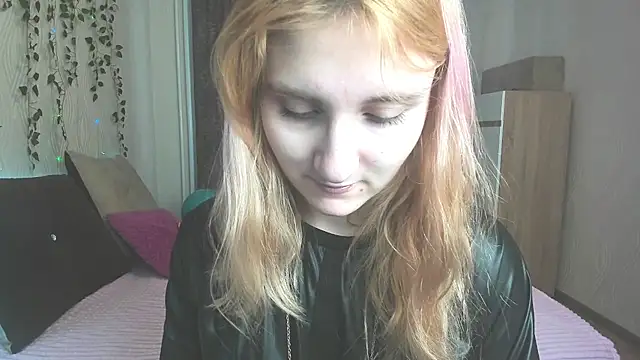 Miss Elsa  online show from 02-13-25, 03:50
