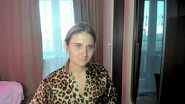 Miss Elsa  online show from 09-18-25, 11:57
