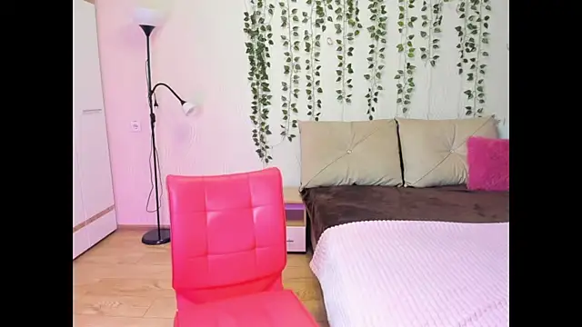 Miss Elsa  online show from 10-06-25, 12:28