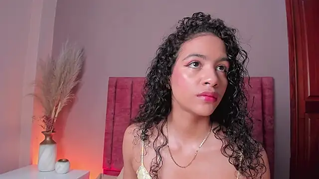 Snapshot of AntonellaHall_ chatting on 11-10-25, 12:32 AntonellaHall online show from 11-10-25, 12:32