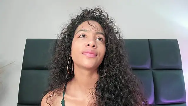 AntonellaHall  online show from 04-10-26, 06:37