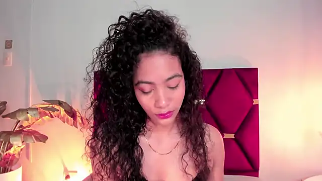 Snapshot of AntonellaHall_ chatting on 11-08-25, 12:31 AntonellaHall online show from 11-08-25, 12:31