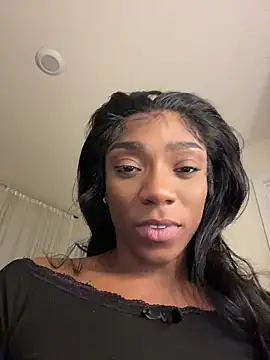 Snapshot of MelaniMelanin chatting on 04-10-26, 04:52 MelaniMelanin online show from 04-10-26, 04:52
