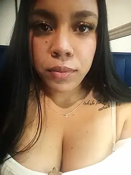 Snapshot of Laiia_Page chatting on 05-21-26, 12:24 Laiia Page online show from 05-21-26, 12:24