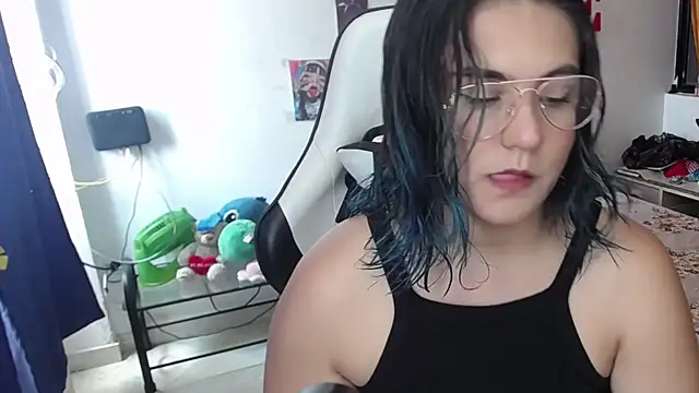 Snapshot of gigiqueen_18 chatting on 11-04-25, 05:06 gigiqueen 18 online show from 11-04-25, 05:06