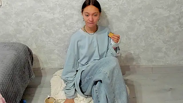 EllaSky xoxo online show from 10-12-25, 04:52