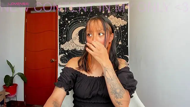 Snapshot of Demeter__ chatting on 07-06-26, 07:27 Demeter online show from 07-06-26, 07:27