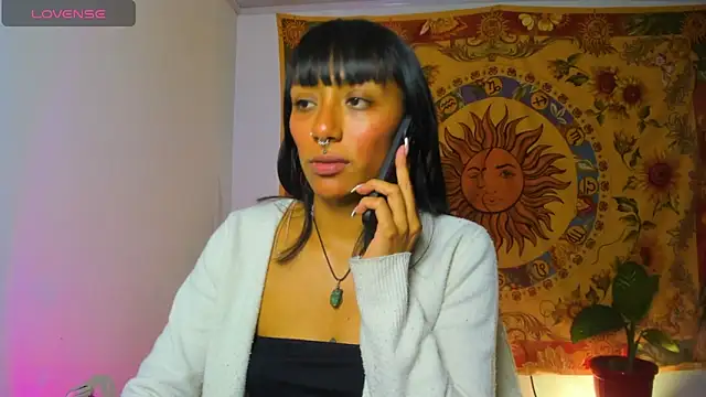 Snapshot of Demeter__ chatting on 05-03-26, 11:19 Demeter online show from 05-03-26, 11:19