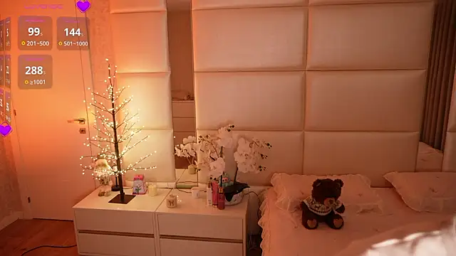 Lilly Colins online show from 03-10-26, 08:02