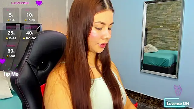 LIANEUMANN online show from 02-17-25, 07:33