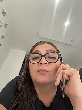 AntonellaAlondra4 online show from 05-22-26, 06:06