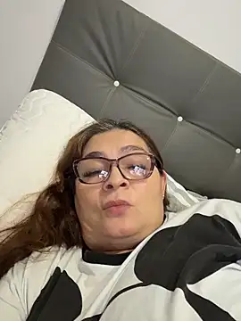 AntonellaAlondra4 online show from 04-17-26, 03:31