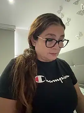 AntonellaAlondra4 online show from 05-11-26, 12:50