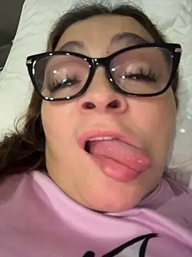 AntonellaAlondra4 online show from 05-13-26, 03:57