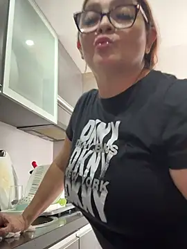 AntonellaAlondra4 online show from 05-26-26, 01:31