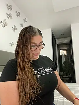 AntonellaAlondra4 online show from 02-18-25, 04:03