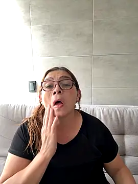 AntonellaAlondra4 online show from 10-21-25, 03:22