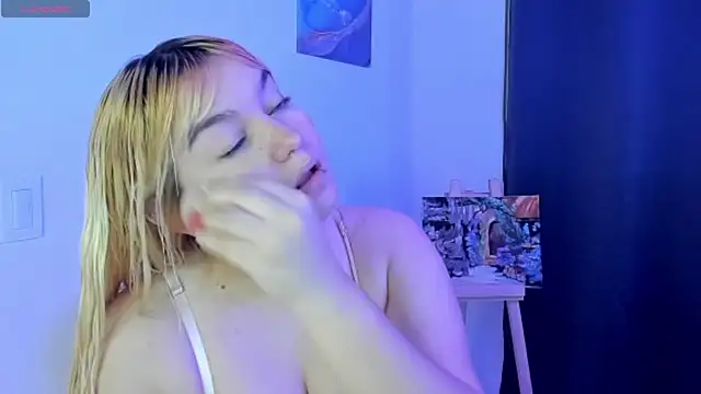 Snapshot of Pretty__zoe chatting on 02-11-25, 11:54 Pretty  zoe online show from 02-11-25, 11:54