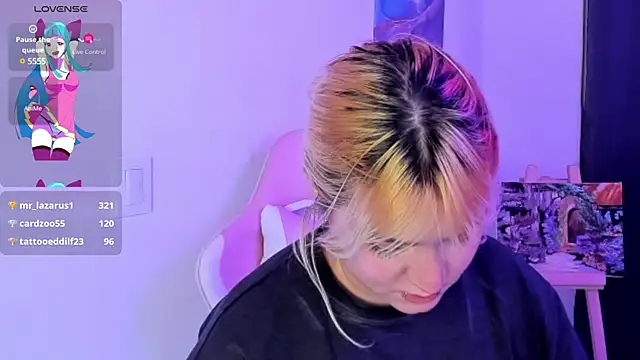 Snapshot of Pretty__zoe chatting on 02-11-25, 06:30 Pretty  zoe online show from 02-11-25, 06:30