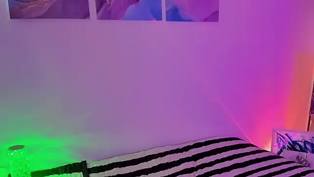 Snapshot of Pretty__zoe chatting on 03-18-25, 08:05 Pretty  zoe online show from 03-18-25, 08:05