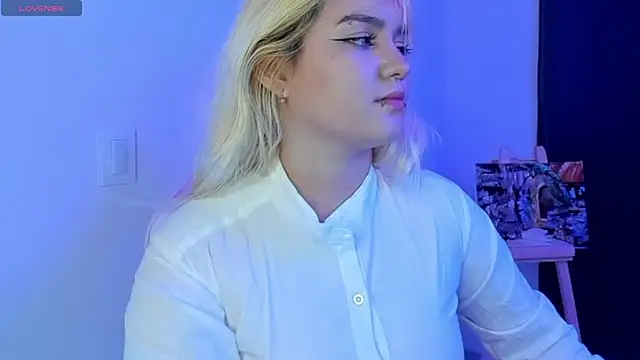 Snapshot of Pretty__zoe chatting on 02-10-25, 03:03 Pretty  zoe online show from 02-10-25, 03:03