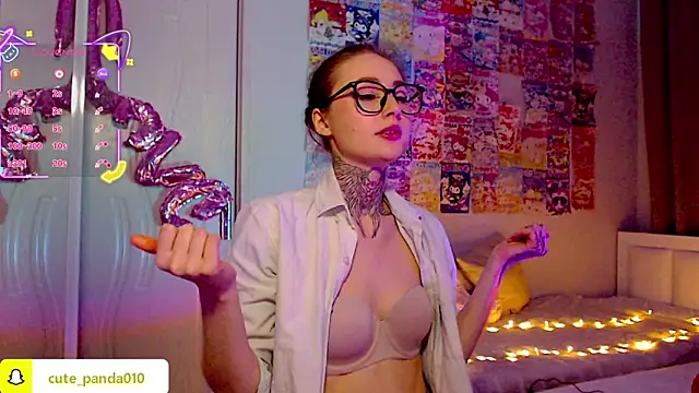 Snapshot of Milky_way_UwU chatting on 02-21-26, 02:02 Milky way UwU online show from 02-21-26, 02:02