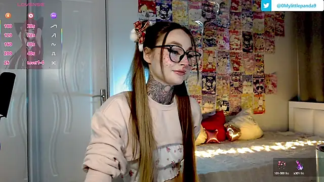 Snapshot of Milky_way_UwU chatting on 03-22-25, 12:06 Milky way UwU online show from 03-22-25, 12:06