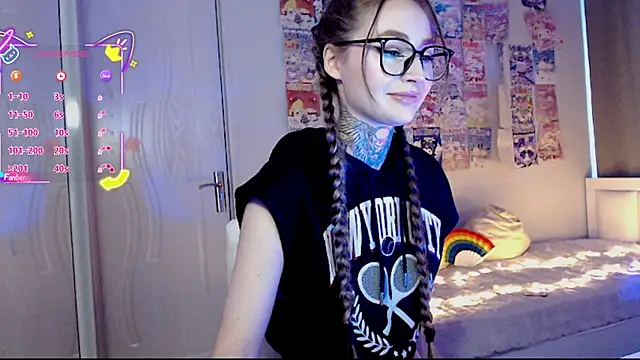 Snapshot of Milky_way_UwU chatting on 09-19-25, 07:34 Milky way UwU online show from 09-19-25, 07:34