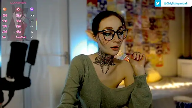 Snapshot of Milky_way_UwU chatting on 03-18-25, 10:37 Milky way UwU online show from 03-18-25, 10:37