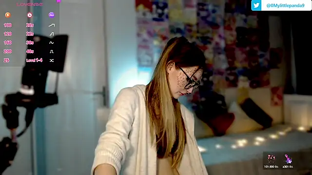 Snapshot of Milky_way_UwU chatting on 01-24-25, 12:31 Milky way UwU online show from 01-24-25, 12:31