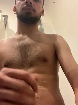 romain698 online show from 04-07-26, 05:31