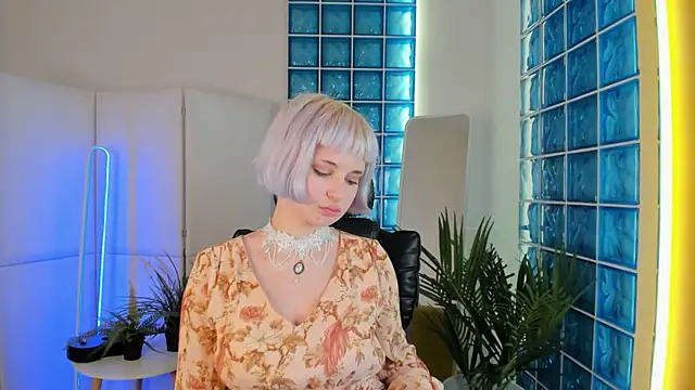 Snapshot of Pieris_Lisa chatting on 01-18-25, 05:15 Pieris Lisa online show from 01-18-25, 05:15