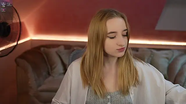 Snapshot of Tess_LovelyWest chatting on 01-27-25, 07:56 Tess LovelyWest online show from 01-27-25, 07:56