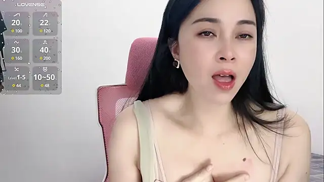 Snapshot of Qwi-V1 chatting on 01-02-25, 10:55 Qwi-V1 online show from 01-02-25, 10:55