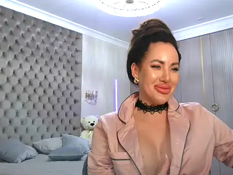 Snapshot of TianaPosh chatting on 02-27-25, 07:37 TianaPosh online show from 02-27-25, 07:37