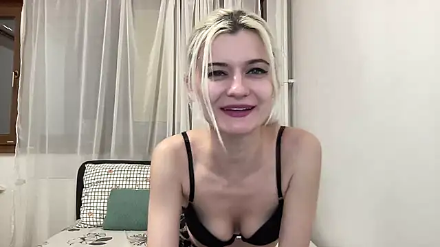 Snapshot of Onika_Love chatting on 04-25-26, 10:40 Onika Love online show from 04-25-26, 10:40