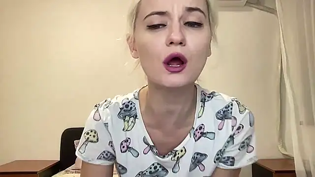 Onika Love online show from 10-30-25, 03:09