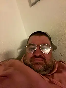 Snapshot of thetobmaster200 chatting on 12-06-24, 07:06 thetobmaster200 online show from 12-06-24, 07:06