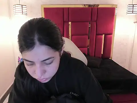 Snapshot of Violet_m chatting on 09-20-25, 11:37 Violet m online show from 09-20-25, 11:37