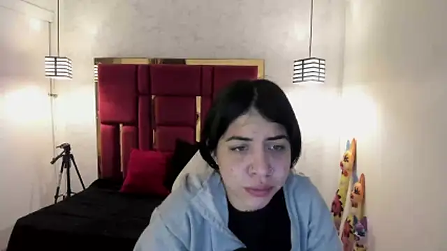 Snapshot of Violet_m chatting on 10-21-25, 11:53 Violet m online show from 10-21-25, 11:53
