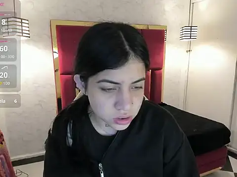 Snapshot of Violet_m chatting on 10-18-25, 11:34 Violet m online show from 10-18-25, 11:34