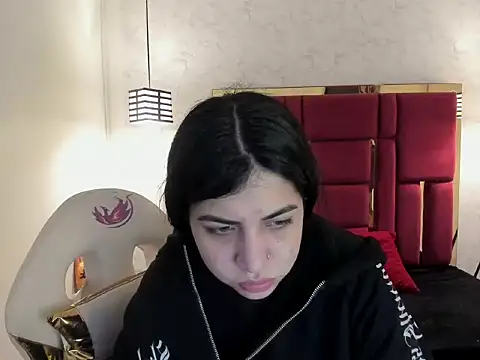 Snapshot of Violet_m chatting on 10-19-25, 12:08 Violet m online show from 10-19-25, 12:08