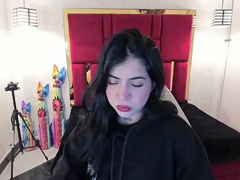 Snapshot of Violet_m chatting on 10-01-25, 12:31 Violet m online show from 10-01-25, 12:31