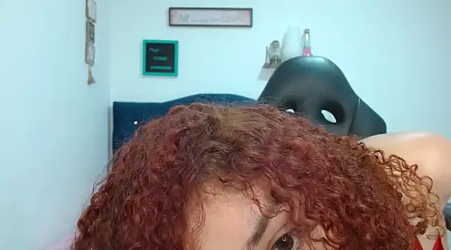 Snapshot of Perla_web09 chatting on 01-19-25, 05:39 Perla web09 online show from 01-19-25, 05:39