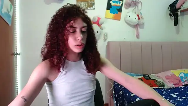 Snapshot of Perla_web09 chatting on 10-17-25, 12:25 Perla web09 online show from 10-17-25, 12:25