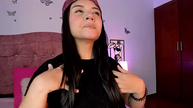 Snapshot of DesireSweet chatting on 04-22-26, 10:33 DesireSweet online show from 04-22-26, 10:33